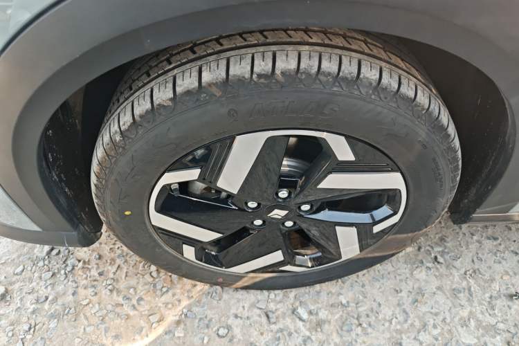 Used Baojun Yunhai 2024 140km Plug-in Hybrid Version