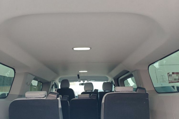 Used SAIC MAXUS Xintu V70 2023 2.0T Elite Edition Automatic Long Wheelbase Low Roof – 6/7 Seats
