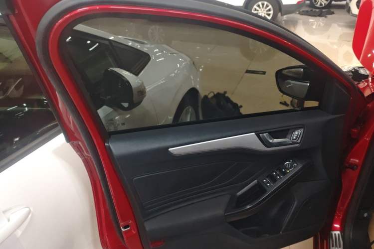 Used Ford Focus 2020 Sedan 1.5L Automatic Sharp Edition
