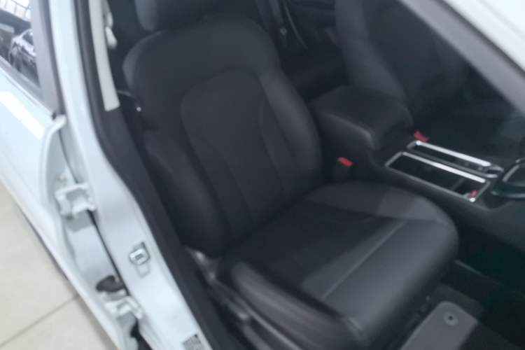 Used Haval M6 2023 PLUS 1.5T DCT Elite Smart Connectivity Model
