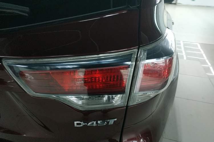 Used Toyota Highlander 2015 2.0T Two-Wheel Drive Luxury Edition 7 Seats
