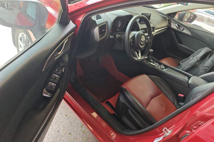 Used Mazda Mazda 3 Axela 2019 Cloud-Controlled Sedan 1.5L Automatic Luxury Model China VI Standard
