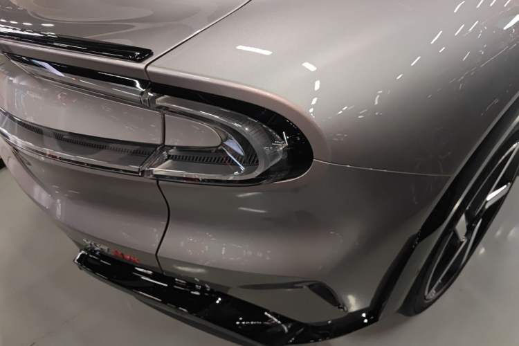 Used  YU7 2025 Ultra-Long Range High-Performance All-Wheel-Drive Max Edition