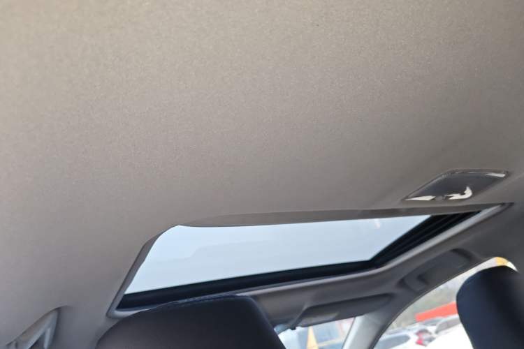 Used Toyota Levin 2017 Revised Dual-Engine 1.8H GS E-CVT Elite Sunroof Version China V Standard
