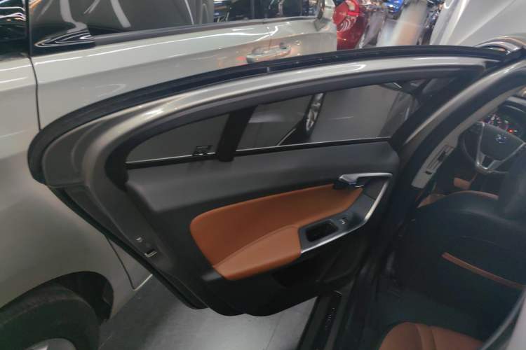 Used Volvo S60 2016 S60L T4 Zhiyuan Edition
