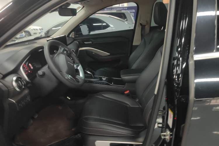 Used Wey VV6 2021 2.0T Two-Wheel Drive Smart Plus
