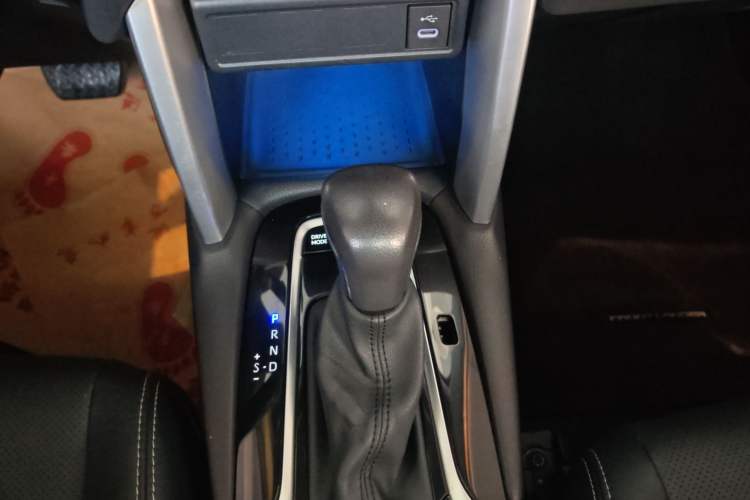 Used Toyota FRONTLANDER 2023 2.0L Smart Electric Hybrid Dual-Engine Deluxe Version
