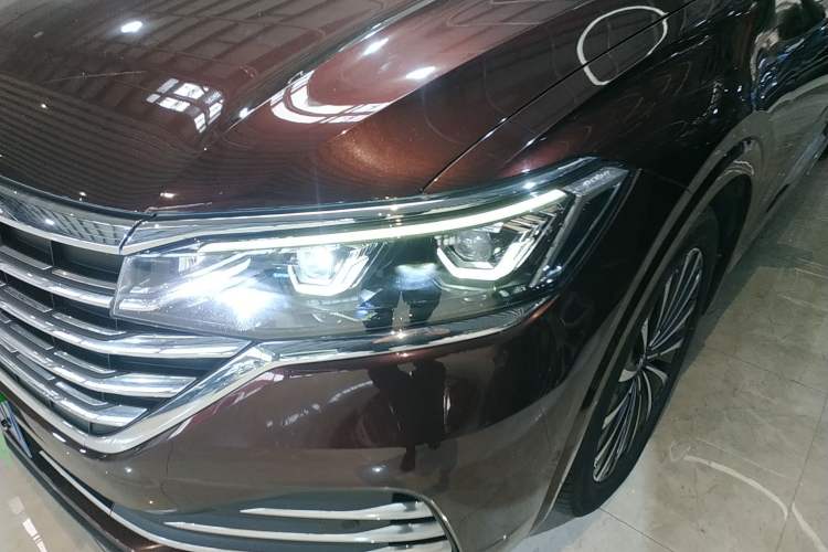 Used Volkswagen Viloran 2020 380TSI Prestige Edition
