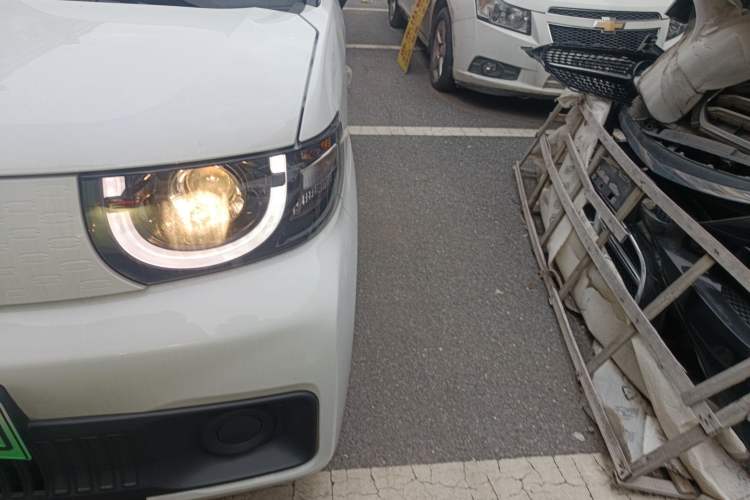 Used Chery QQ Ice Cream 2022 170km Sundae Phosphate Lithium-Ion
