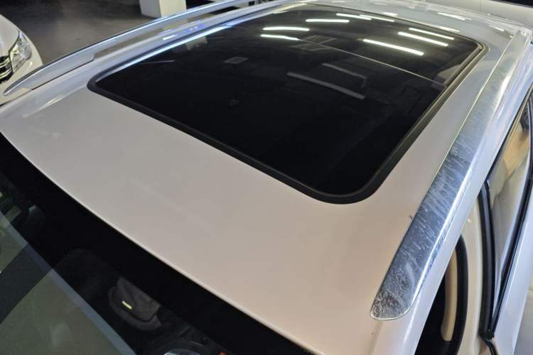 Used  6 2014 1.6T Luxury Edition THP160
