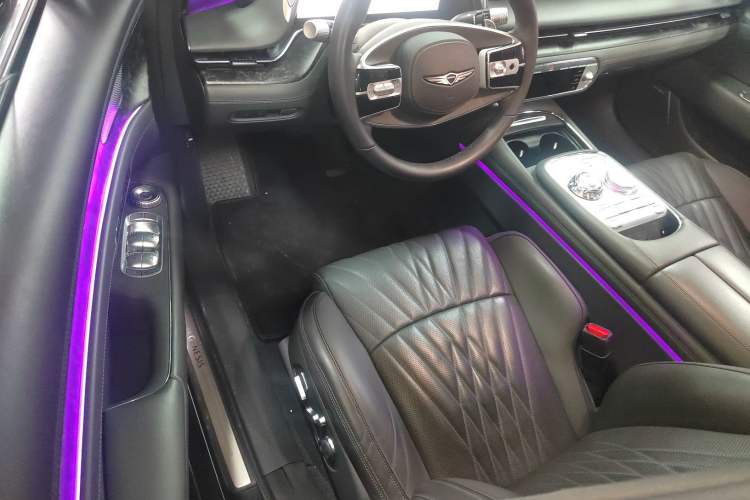 Used Genesis G90 2023 Flagship Edition
