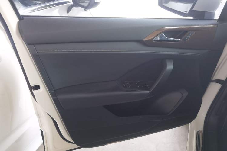 Used Volkswagen Tharu 2019 330TSI Four-Wheel Drive Luxury Edition China VI Standard
