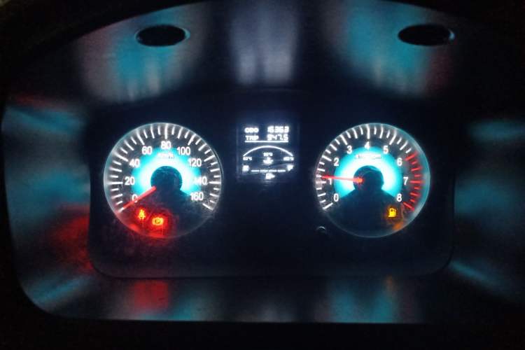 Used Jinbei Hiace X30 2023 1.5L Super-Comfortable Passenger Van 5/6/7-Seater Non-Air-Conditioned Version Model SWC15M