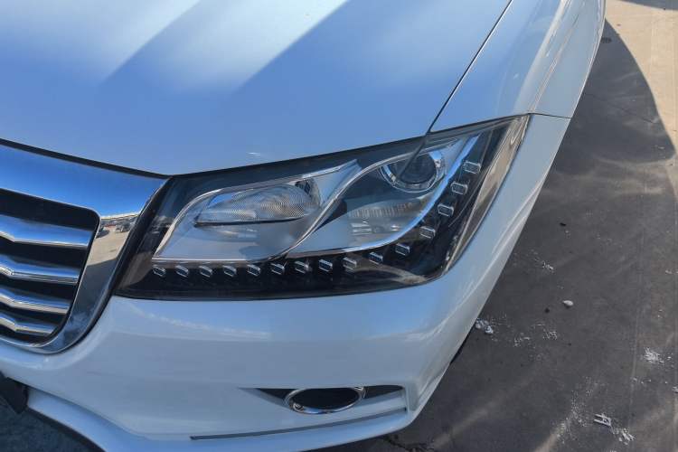 Used Haval H2 2018 Chuanxiang Edition Red Badge 1.5T Dual-Clutch Two-Wheel Drive Fashionable Model
