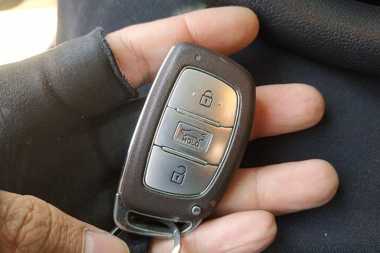 Used Hyundai Elantra 2015 1.6L Automatic Leading Model
