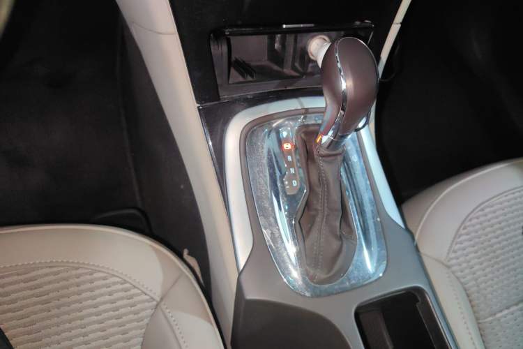 Used Buick Regal 2014 2.0L Leading Fashion Edition