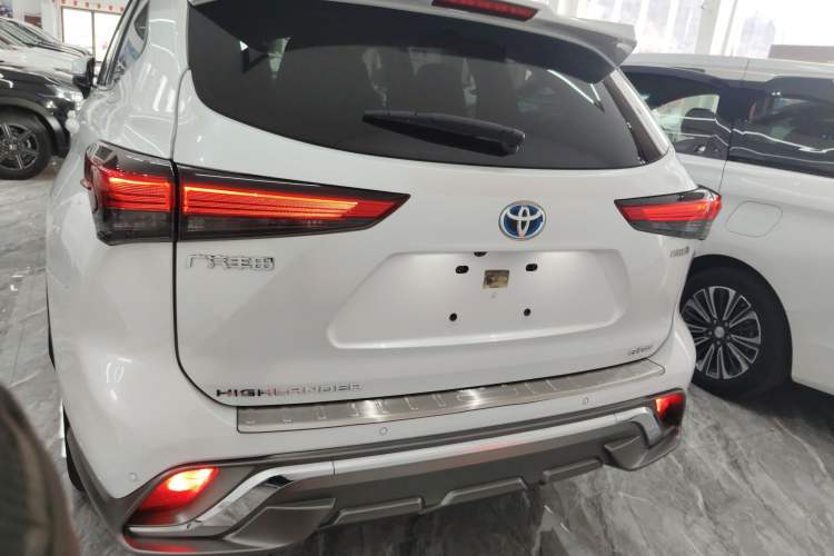 Used Toyota Highlander 2022 Dual-Engine 2.5L Four-Wheel Drive Prestige Version 7 Seats
