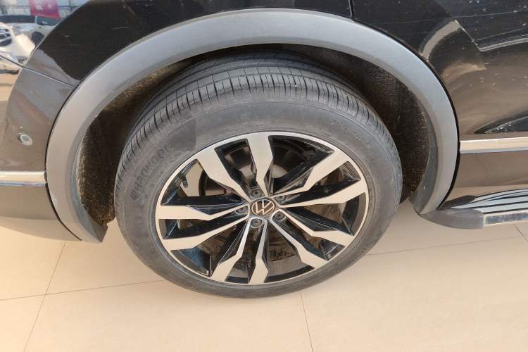 Used Volkswagen Tiguan L 2021 330TSI Automatic Two-Wheel Drive R-Line Enhanced Edition
