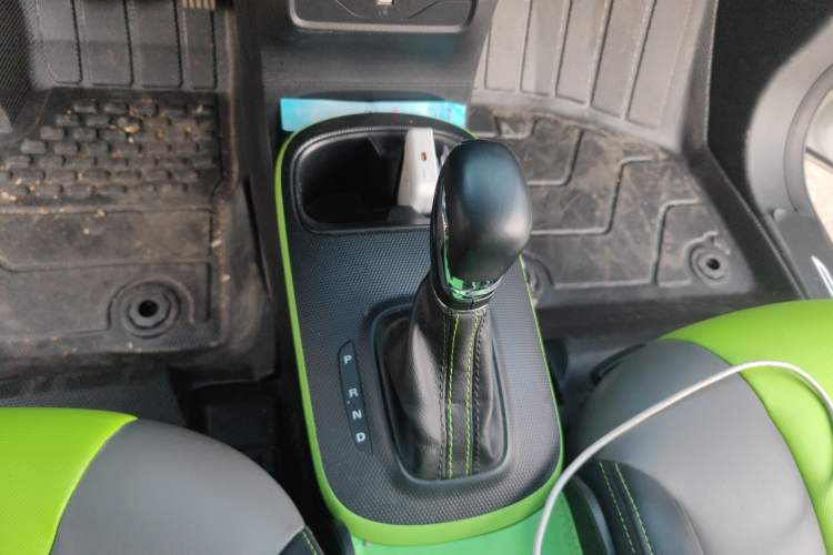 Used Roewe Clever 2021 302 km New Four-Seater Super-Efficient Version