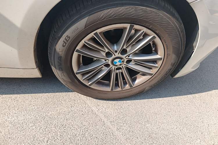 Used BMW 3 Series 2014 320Li Fashion Model
