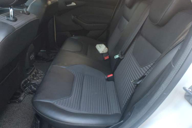 Used Ford Focus 2017 Hatchback 1.6L Manual Fashion Edition SmartDrive Version
