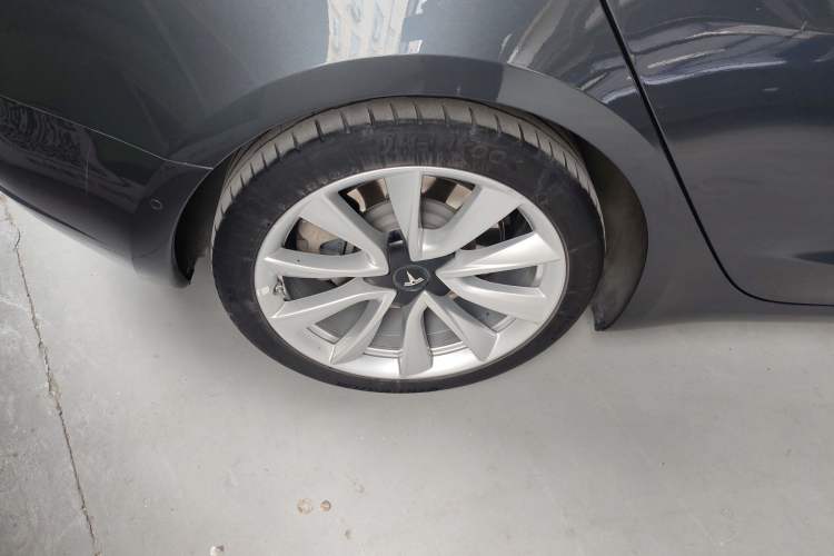 Used Tesla Model 3 2020 Long-Range Rear-Wheel-Drive Version
