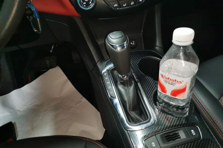 Used Chevrolet Cruze 2017 1.5L Hatchback Automatic Pioneer Sunroof Edition
