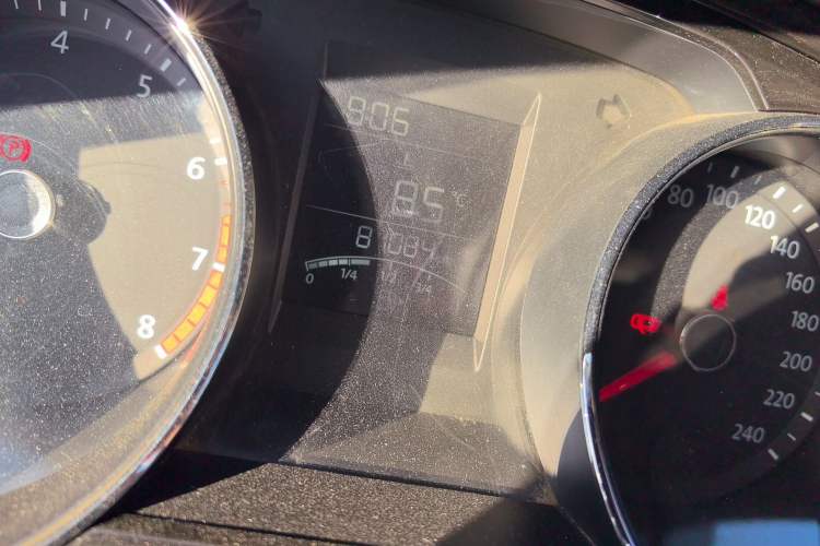 Used Volkswagen Bora 2016 1.6L manual Comfort trim level
