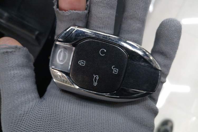 Used GAC Trumpchi GS8 2022 Linghang Series 2.0 TGDI Two-Wheel-Drive Luxury Smart Connectivity Version (7 Seats)
