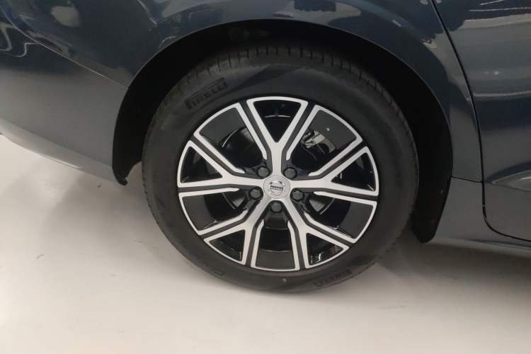 Used Volvo S60 2023 B4 Zhiyi Luxury Edition