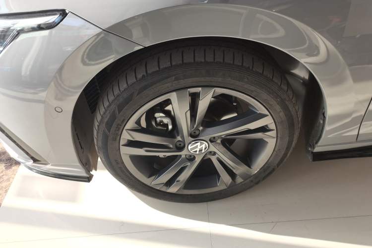 Used Volkswagen Golf 2023 Facelift 280TSI DSG R-Line