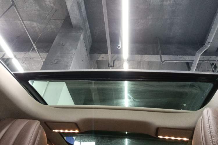 Used Mercedes-Benz E-Class 2018 Facelift E 300 L Luxury Edition
