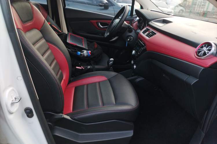 Used Haval H1 2015 1.5L AMT Urban Model
