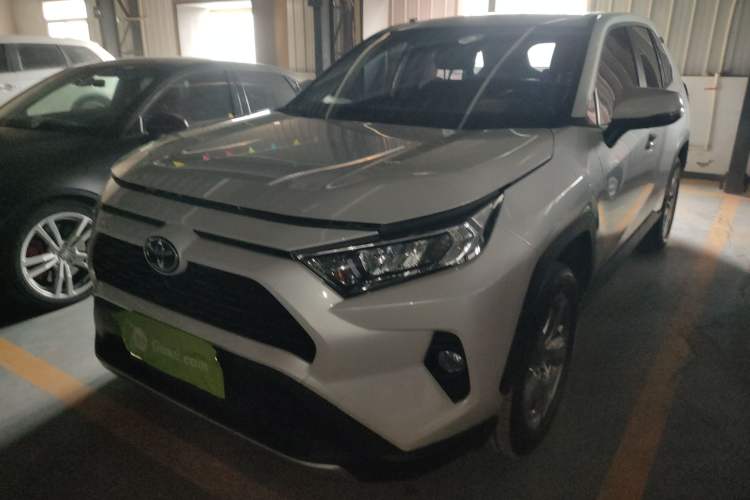 Used Toyota RAV4 2022 2.0L CVT Two-Wheel Drive Fashion Edition