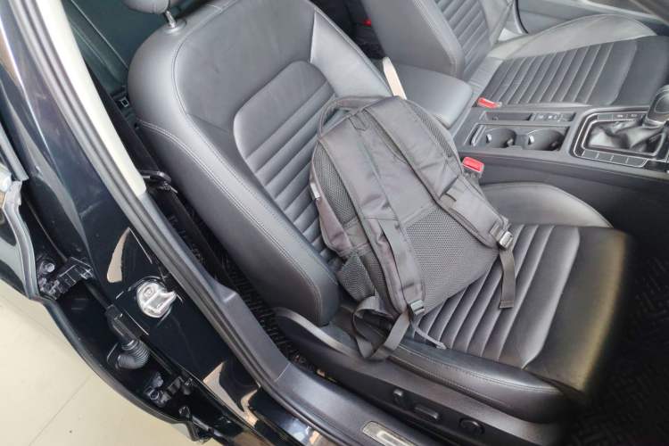 Used Volkswagen Magotan 2018 330TSI DSG Advanced Model
