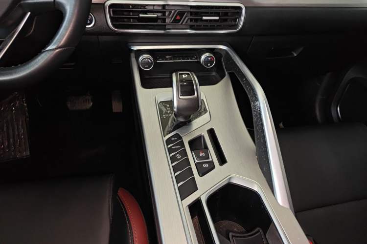 Used Geely Auto Coolray 2020 Facelift 240T DCT Hunter
