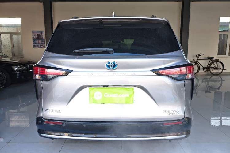 Used Toyota Sienna 2021 2.5L Hybrid Platinum Edition
