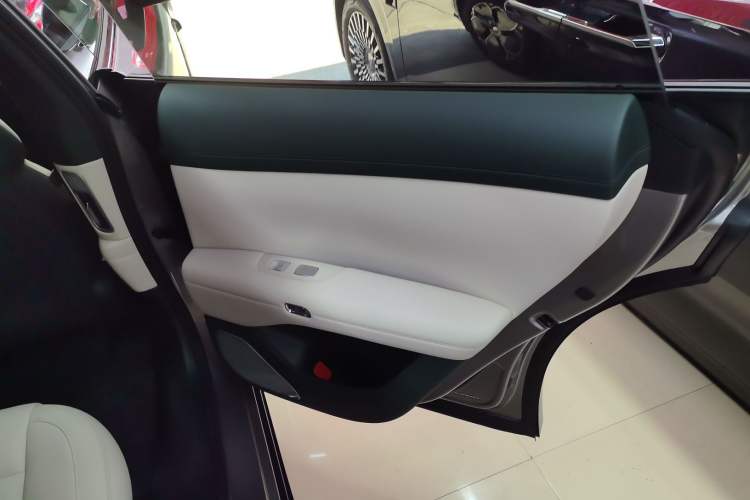 Used  YU7 2025 Ultra-Long Range Rear-Wheel Drive Version
