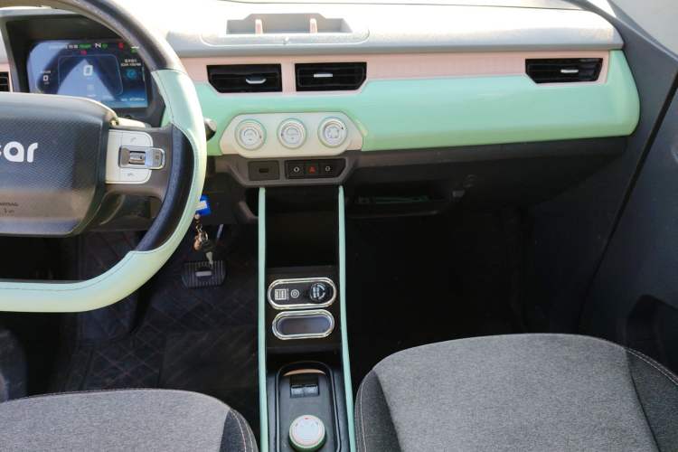 Used Chery QQ Ice Cream 2022 170km Sundae Phosphate Lithium-Ion
