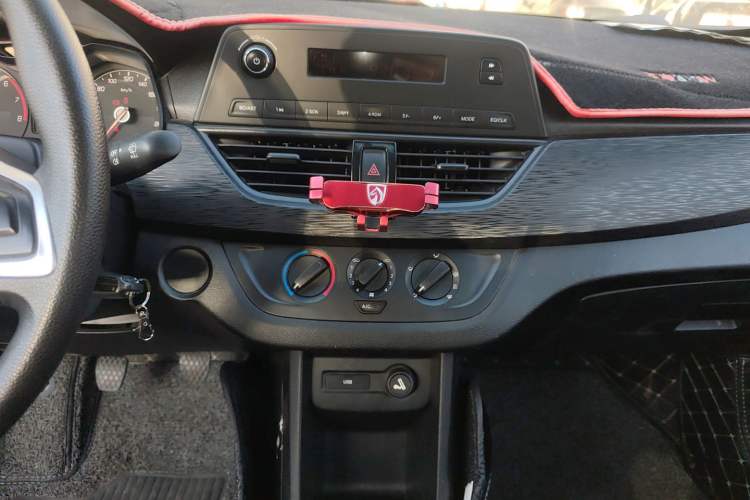 Used Baojun 310 2016 1.2L manual Comfort trim level
