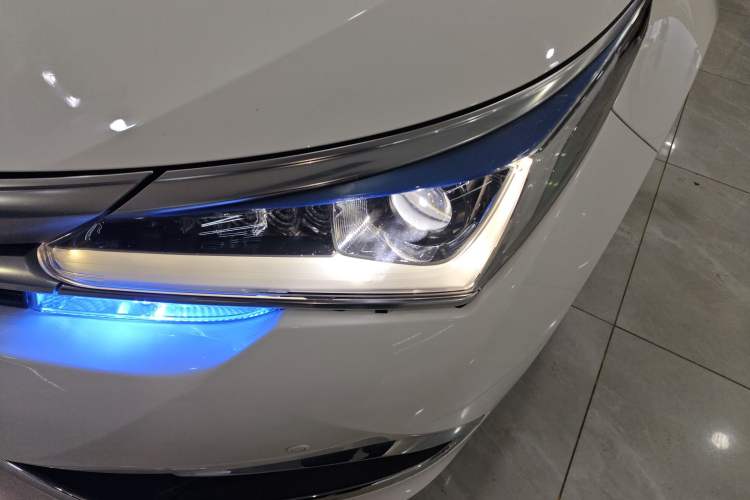 Used Toyota Corolla 2017 Revised Dual-Engine 1.8L E-CVT Elite Edition
