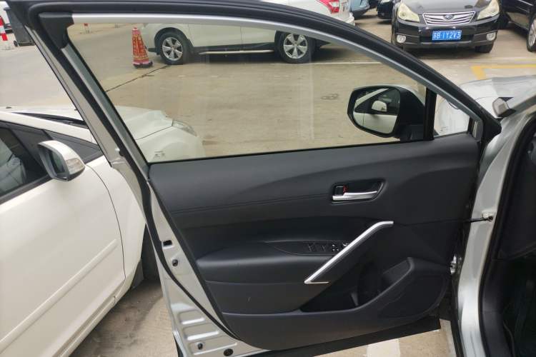 Used Toyota FRONTLANDER 2023 2.0L Smart Electric Hybrid Dual-Engine Luxury Edition
