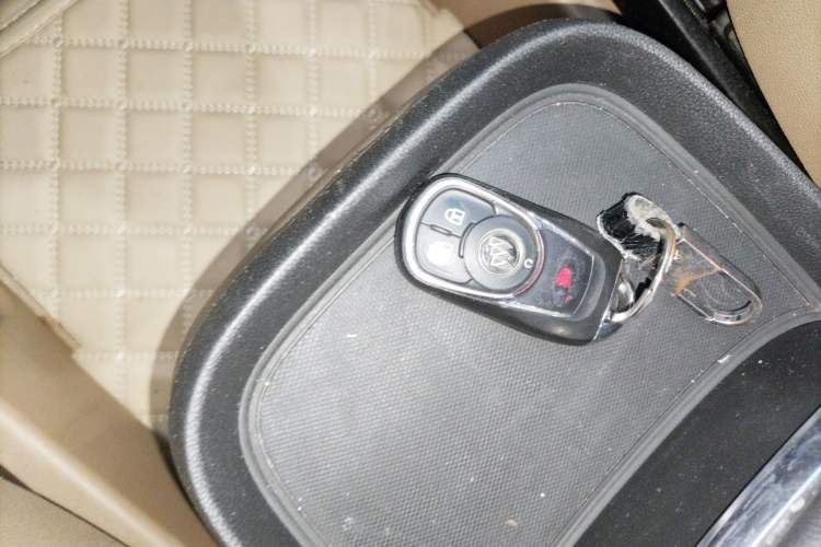 Used Buick GL8 2018 ES 28T Premium Model China VI Standard
