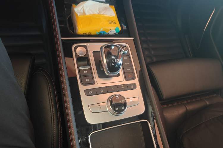 Used BYD Tang New Energy 2018 DM 2.0T All-Wheel Drive Smart Connect Genesis Edition 7 Seats China V Emission Standard