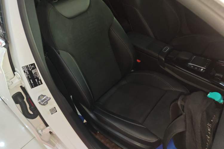 Used Mercedes-Benz A-Class 2022 Revised Version A 200 L Sport Sedan Fashionable Style
