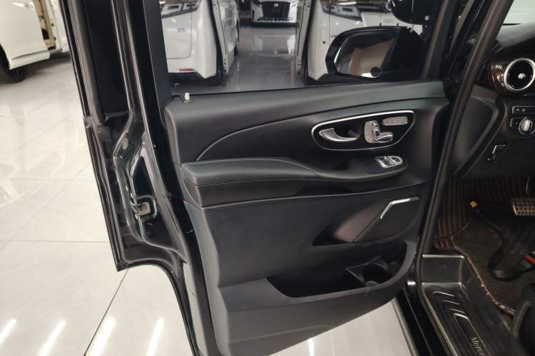 Used Mercedes-Benz V-Class 2018 V 260 L Prestige Extended Version China VI
