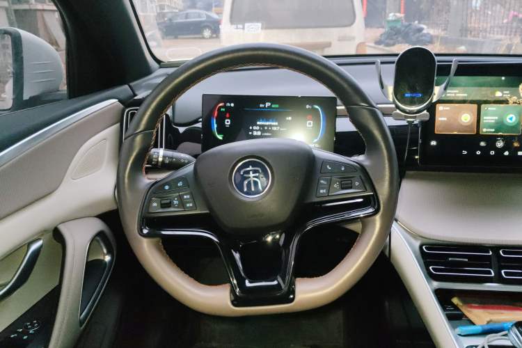 Used BYD Song Pro New Energy 2023 Champion Edition DM-i 71KM Navigation Model
