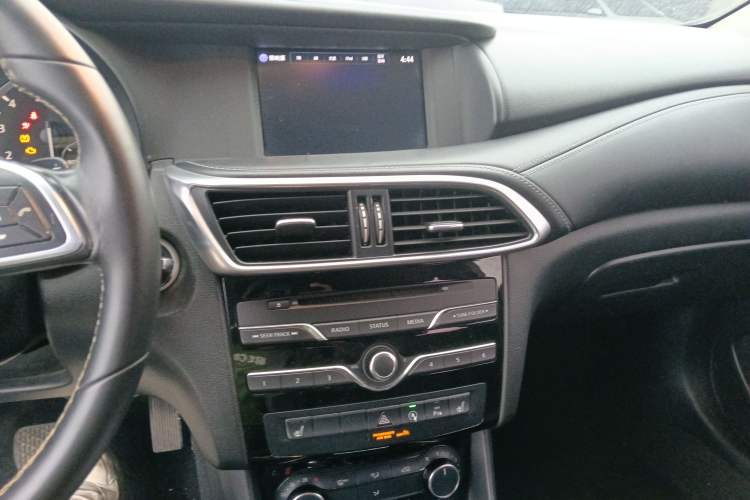 Used Infiniti QX30 2017 1.6T Two-Wheel Drive Fashion Edition
