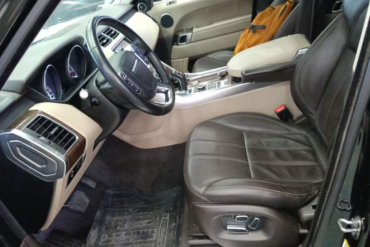 Used Land Rover Range Rover Sport 2014 3.0 SC V6 HSE
