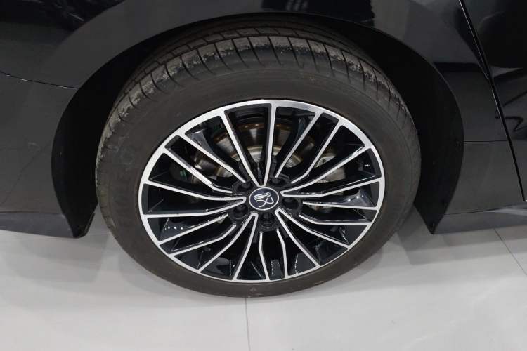 Used BYD Han 2025 DM-i Intelligent Driving Edition 125KM LiDAR Flagship Model
